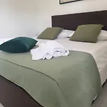 Penzion White Rock House Fontane Bianche