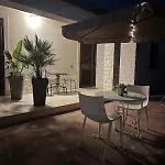 Penzion White Rock House Fontane Bianche