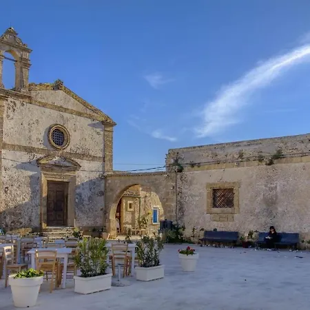 White Rock House Fontane Bianche